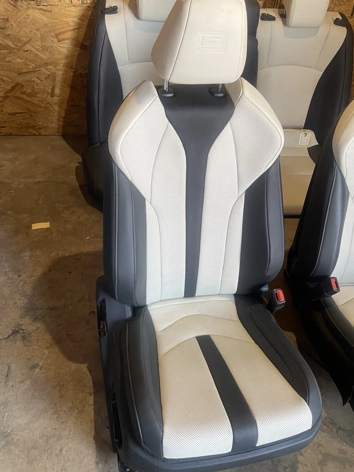 Juego completo de asientos interiores deportivos Lexus Es300h F 2019-2025 cuero negro Foto 2 de 4
