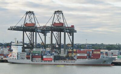 Foto 12x8 Felixstowe Docks - Franco Kraniche turm über dem Containerschiff um 2018