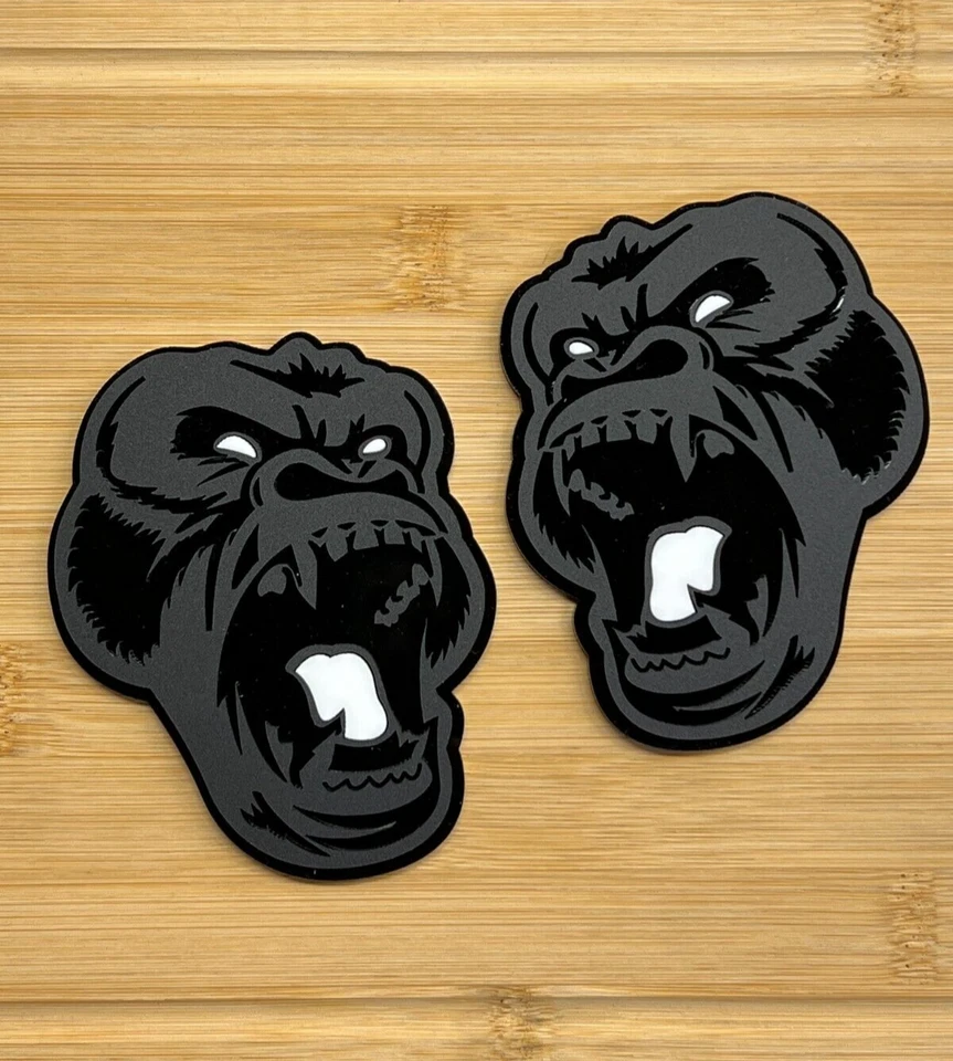Insignia emblema coche camión Angry Gorilla ojo blanco mate negro/negro paquete personalizado de 2 Foto 2 de 4