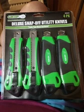 Tool Bench Utility Knife, 4 Knives with Snap off Blades