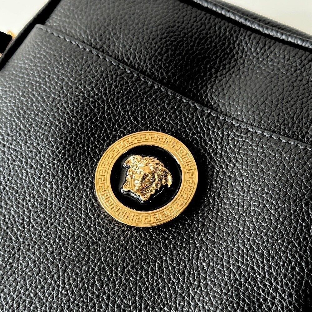 VERSACE Shoulder Bag Crossbody Calfskin Black Men's Simple VERSACE Shoulder Bag Crossbody Calfskin Black Men's Simple