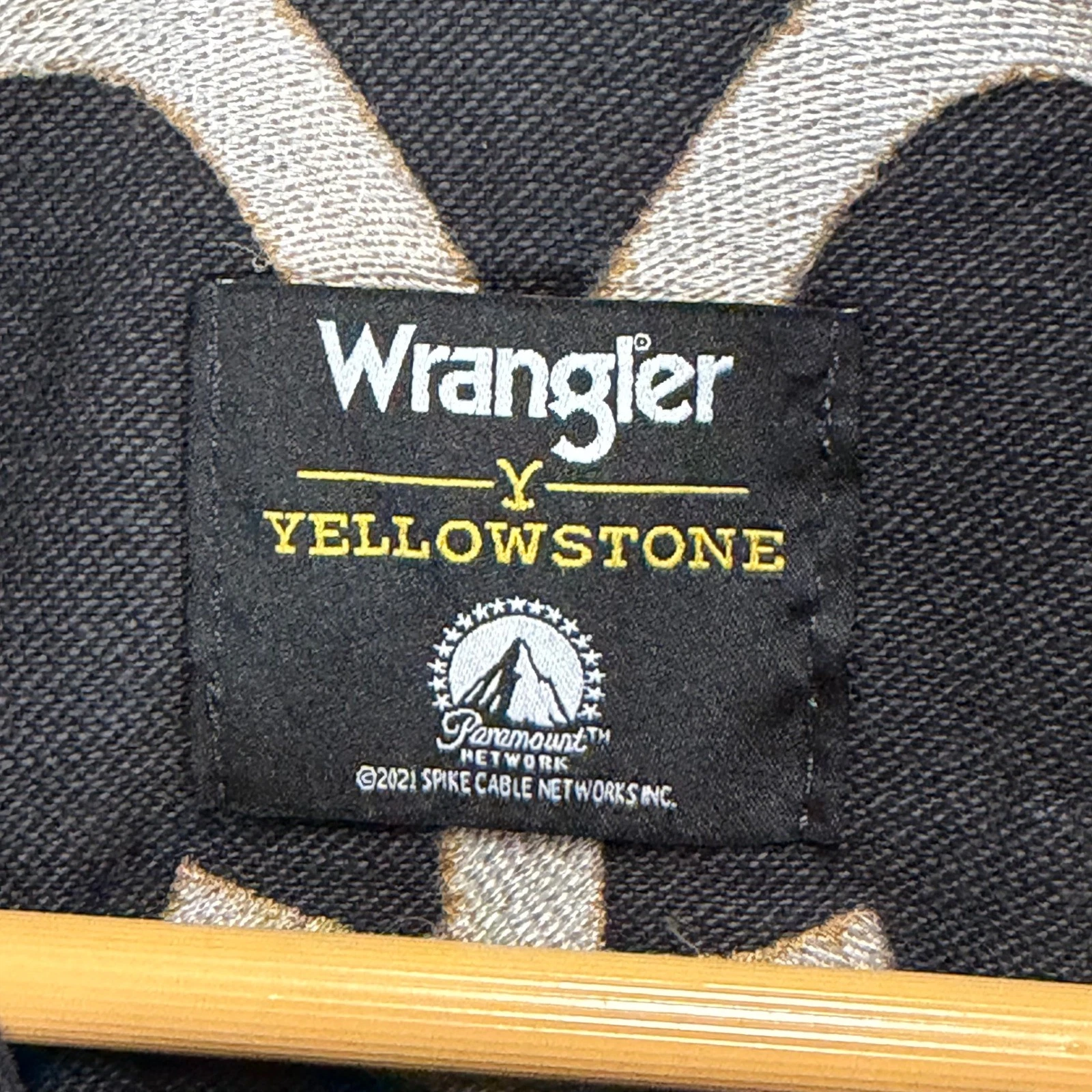 WRANGLER x YELLOWSTONE Denim Trucker Jacket Mens M Black Western Cowboy Rancher - product detail image 6