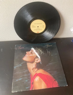 OLIVIA NEWTON JOHN. PHYSICAL. POCHETTE OUVRANTE. 33 TRS MADE IN GERMANY 1981. - Photo 1/2