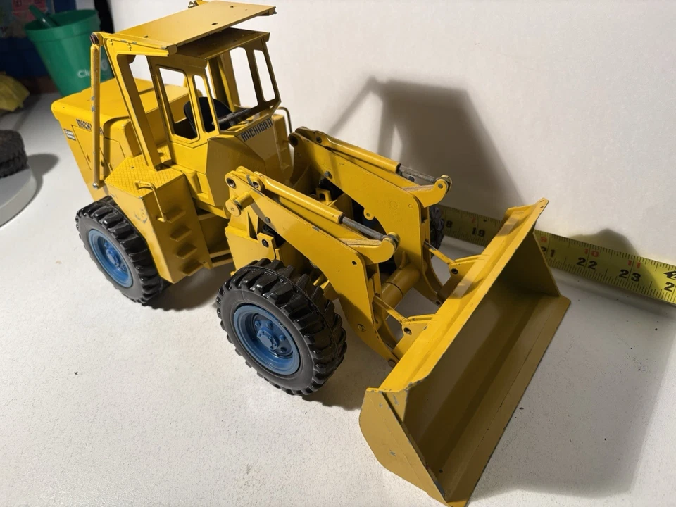Vtg Gescha CLARK MICHIGAN Wheel Loader 1:20 LARGE HEAVY RARE DIECAST PAYLOADER - Image 3 of 4