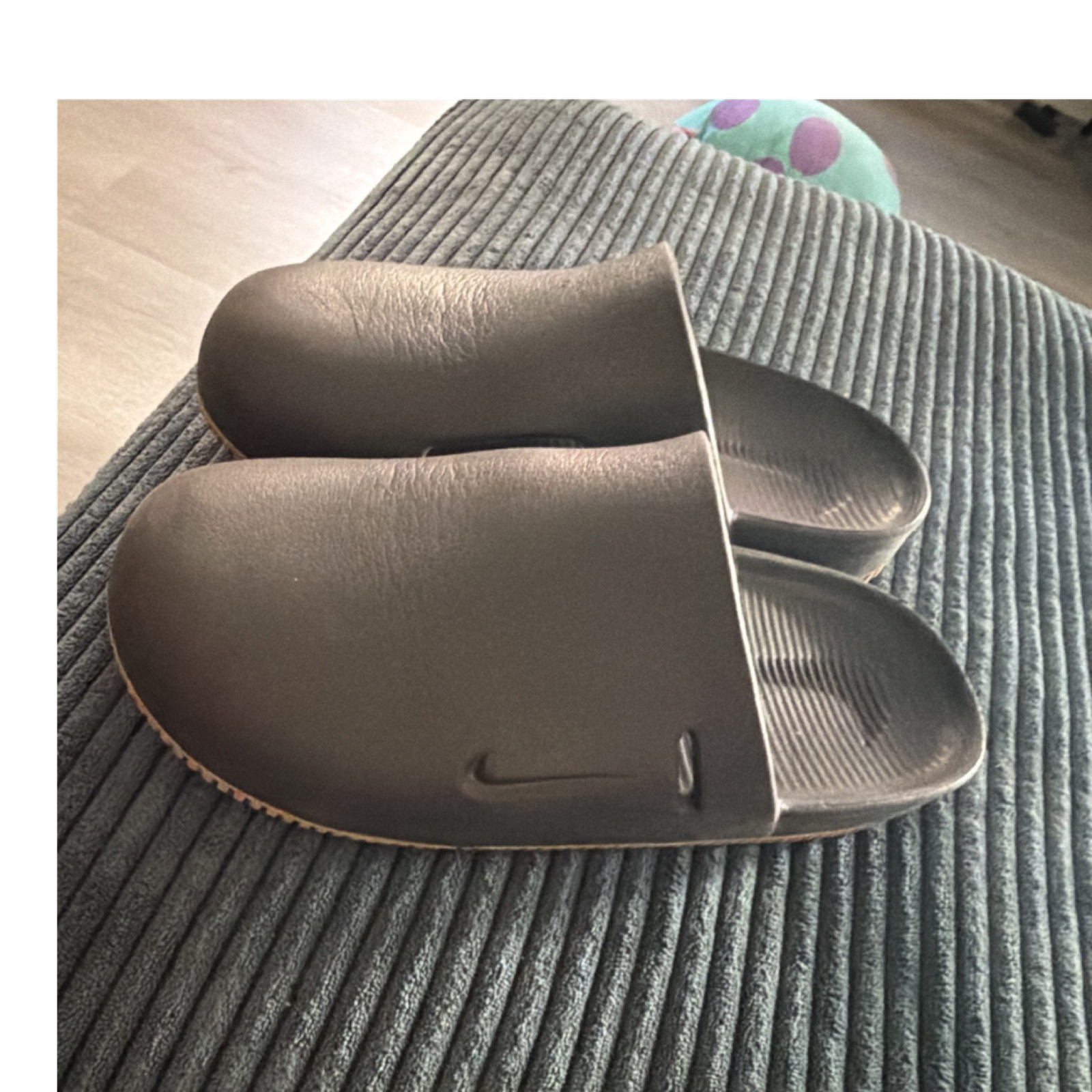 Nike Men's Black Slide Sandals US 9 Lightweight Slip-On Logo Casual
