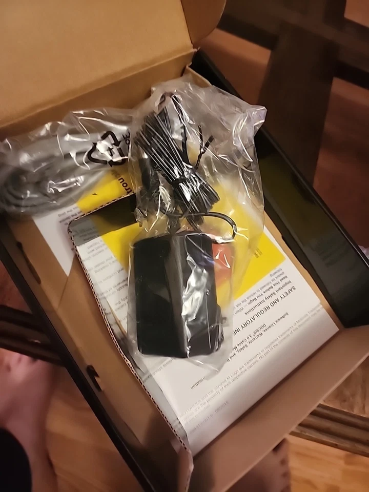 Motorola Arris Surfboard Modem SB6141 White DOCSIS 3.0 400 Series 581902-022-00 - Image 4 of 4