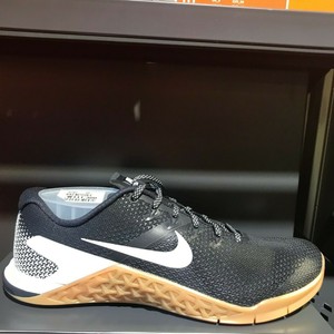 nike metcon 4 black white gum