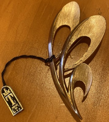 Trifari Goldtone Brooch