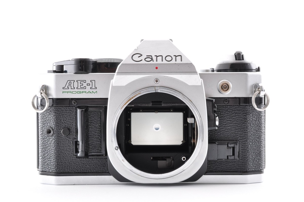 Canon AE-1 Program / Lens New FD 35-70mm f/3.5-4.5 Excellent