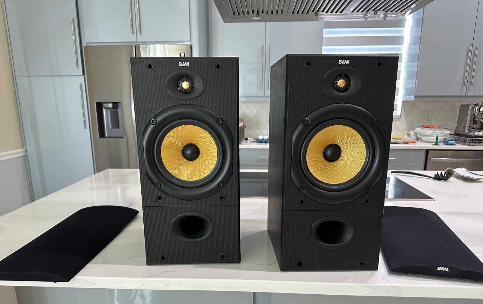 Bowers & Wilkins DM602 vintage audio equipment - eBay listing photo 1