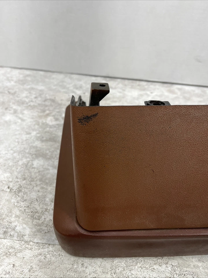 Chevrolet GMC C/K 1500 2500 3500 1988-1991 bisel racimo moldura marrón - lengüeta rota Foto 3 de 4