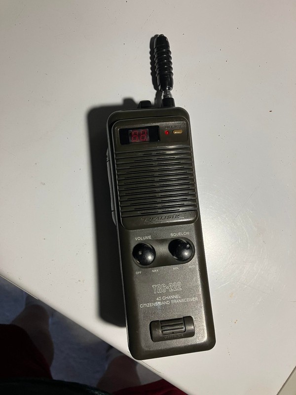 Realistic TRC-222 cb walkie talkie for parts.