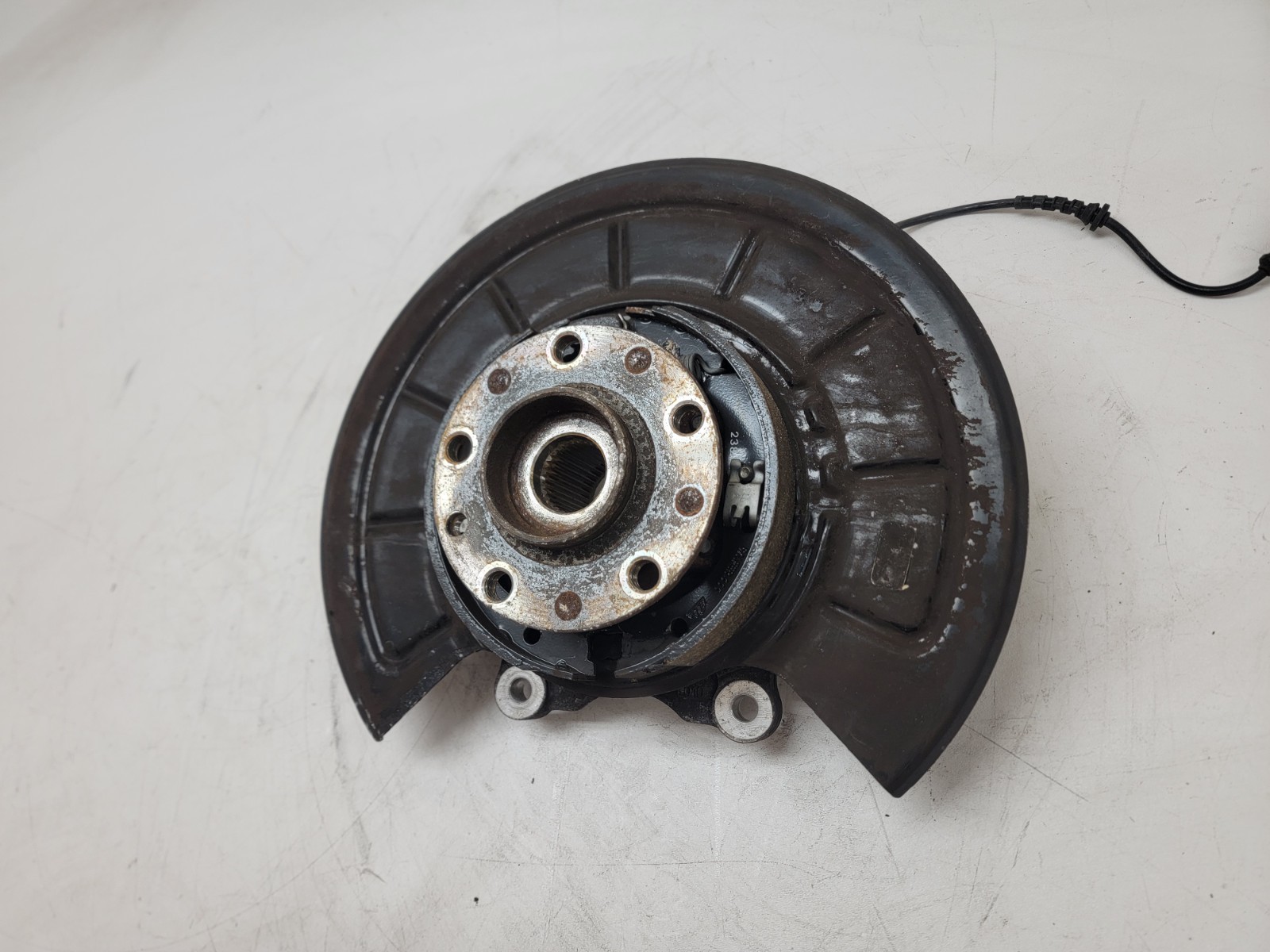 14-24 MASERATI GHIBLI REAR RIGHT PASSENGER SIDE SPINDLE KNUCKLE HUB ASSEMBLY OEM