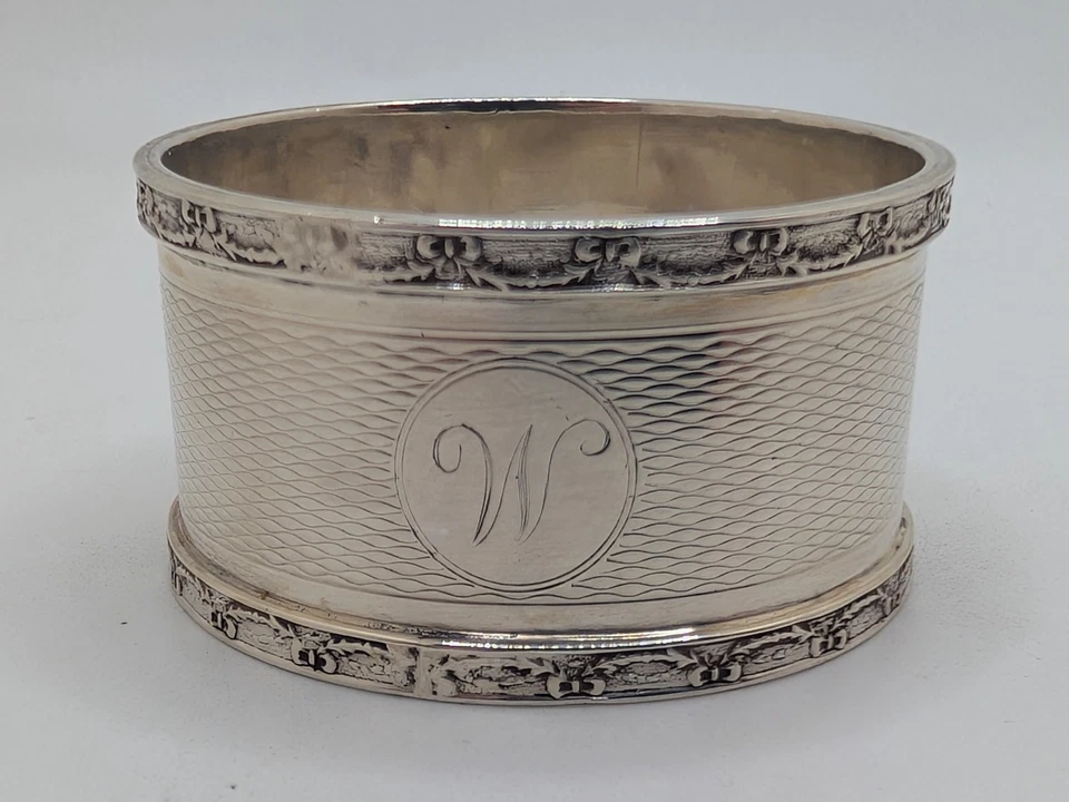 Anillo servilletero inglés vintage de plata de ley "M" o "W" grabado inicial d. 1940 Foto 2 de 4