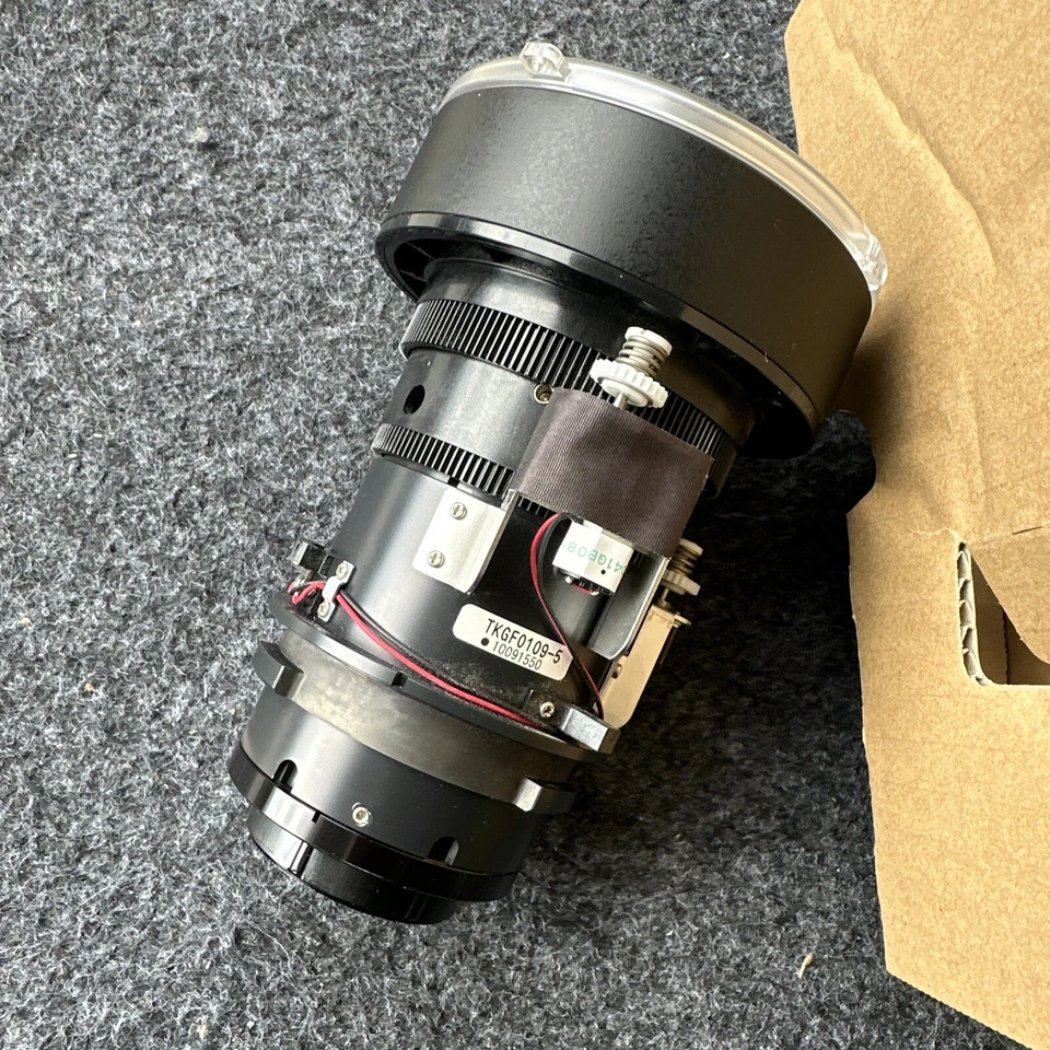 Lente estándar con zoom de proyección Panasonic DLP - TKGF0156-5 Foto 4 de 4