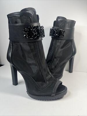 KARL LAGERFELD  Women s Paris Blayze Fashion Ankle Boots Size 5.5aM