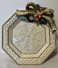 Fitz & Floyd Christmas Ribbon Bowl W/ Bow Pine Cones Berries 1996 8.5"