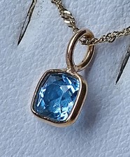 Elegant Mini Gelbgold Anhänger aus 750 18kt Gold mit London Blau Topas ♦️♦️ 8649