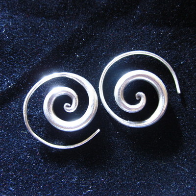 Fine pure Silver Earrings Spiral Round Coil Round Tribal Handcraft Artisan Jewel