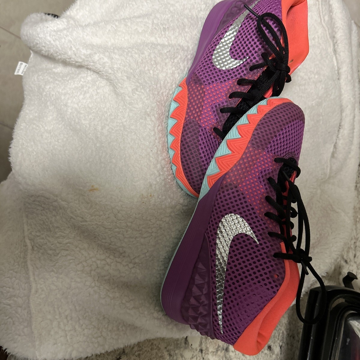 Nike Kyrie 1 Easter Medium Berry Hot Lava Mens Shoes 705277-508 Size 8 Kyrie 1  main image 2