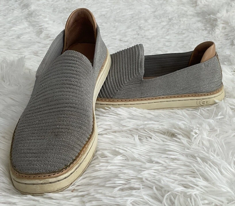 Mocassino slip on Ugg Australia donna taglia 7 Sammy argento maglia a costine metallizzato LEGGI