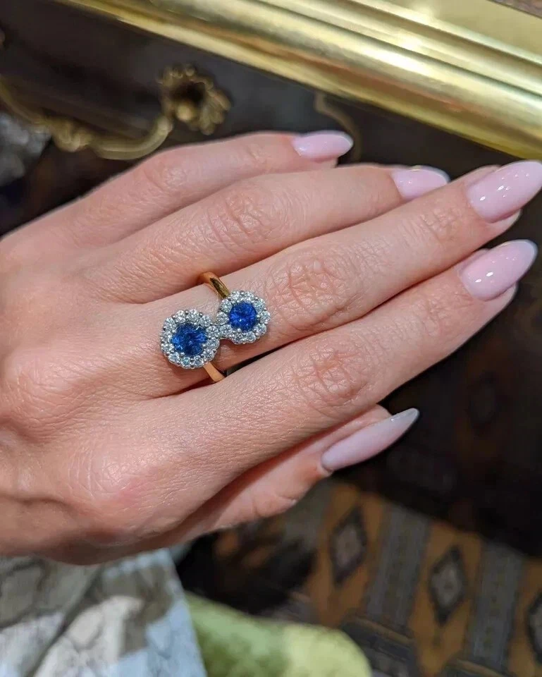 Anillo bypass de boda para mujer enchapado en oro amarillo de 14 k zafiro simulado redondo de 2 quilates Foto 4 de 4