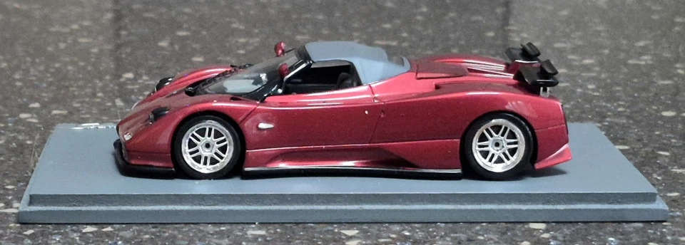 Spark SO197 Pagani Zonda Spyder In Dark Red - Image 4 of 4