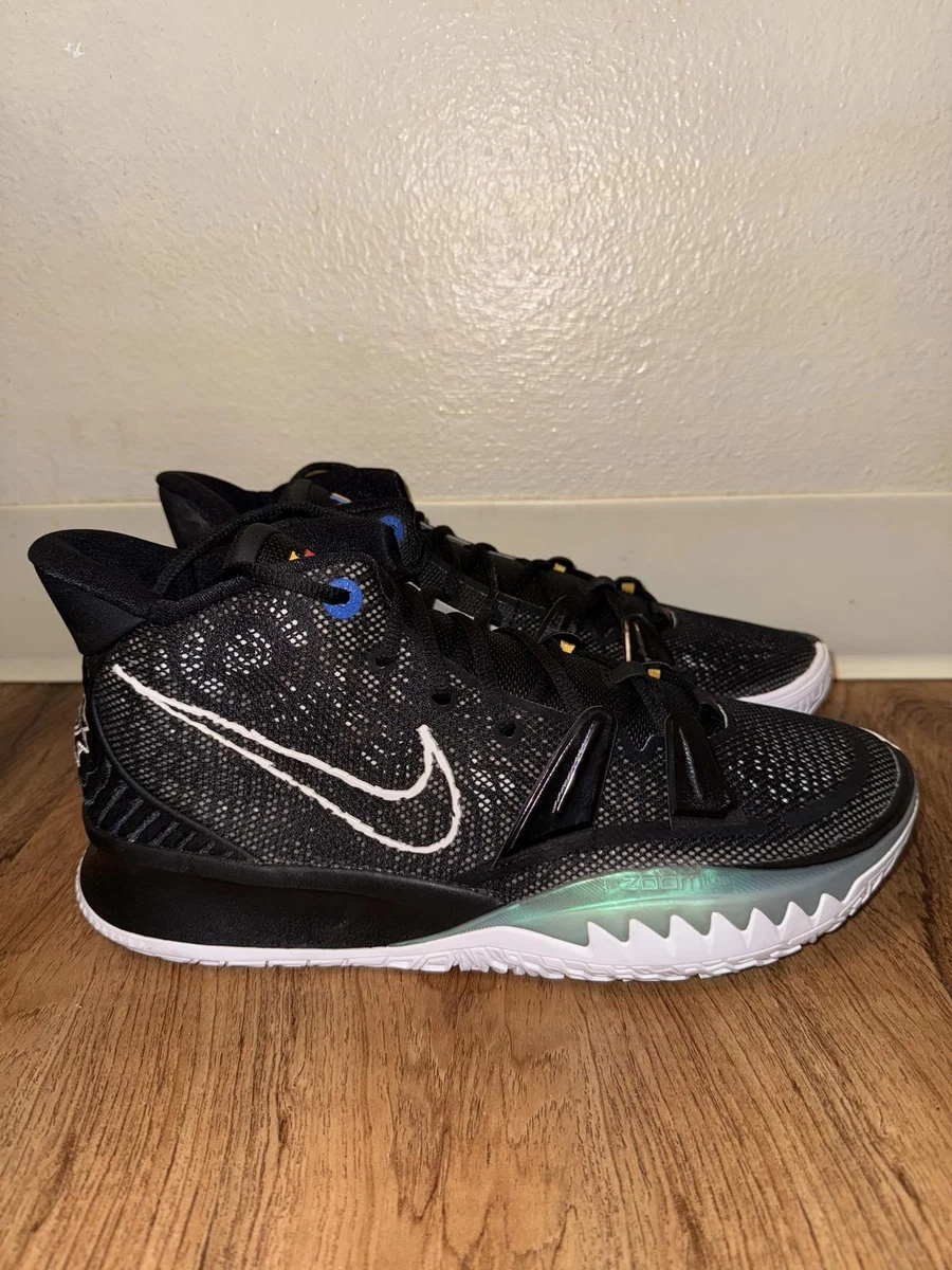 Preços baixos em Nike Kyrie 7 BK Black | eBay
