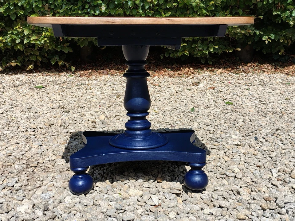 ANTIQUE EDWARDIAN SOLID MAHOGANY COMPACT SIDE/OCCASIONAL TABLE IN PLIMSOLL BLUE  - Image 3 of 4