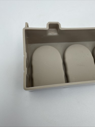 2010 GeoTrax Disney Pixar Cars World Grand Prix Replacement - Gray Support - Picture 9 of 17