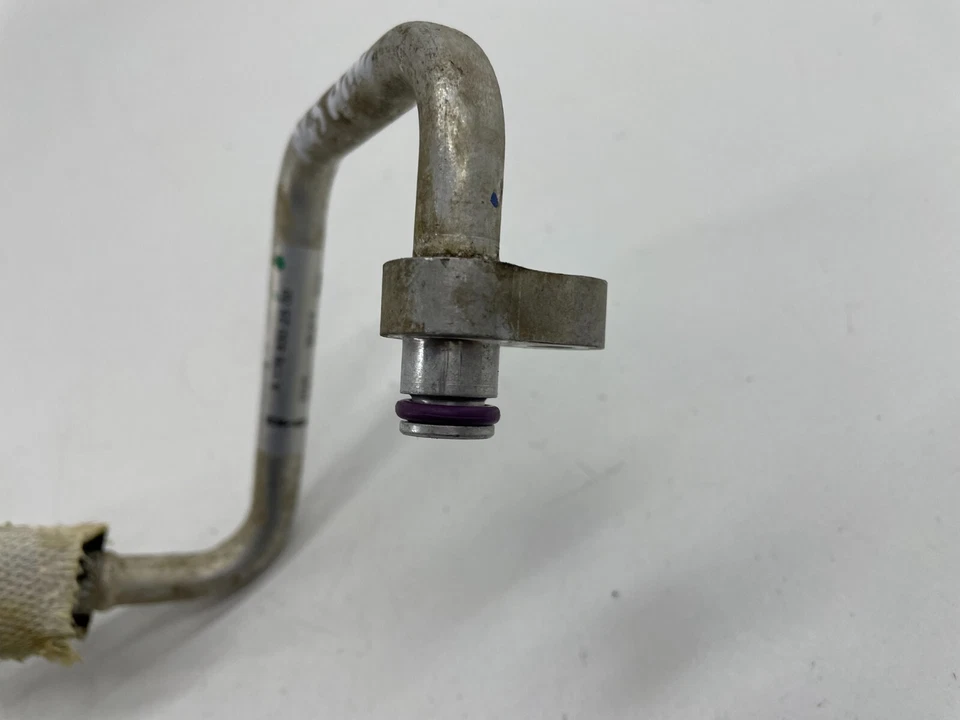 Manguera de aire acondicionado Mercedes A45 AMG W176 2.0 turbo gasolina 2013-2018 Foto 3 de 4