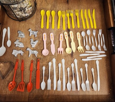 55 Piece Vintage Toy Play Plastic Silverware, MIRRO Cookie Cutters,   Cutter