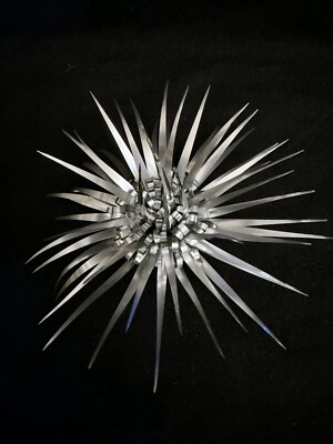 WUNDERSCHÖN: 4 x Weihnachtsschleifen Silber Metallic Blumenstil selbstklebend - NEU