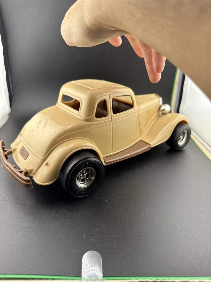 Coche de juguete vintage Durant Plastics 1934 Ford Victoria Tan Street Rod Hot Rod EE. UU. Foto 4 de 4