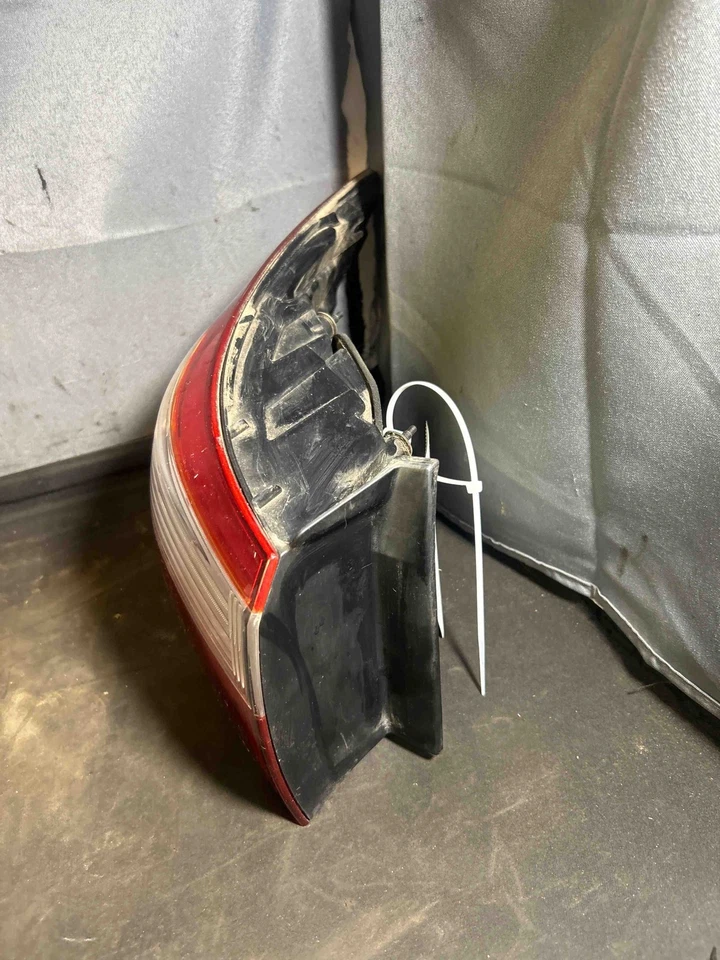 Fits 2012-17 Kia Rio Left Tail Light OEM:924011W000 Foto 2 de 4