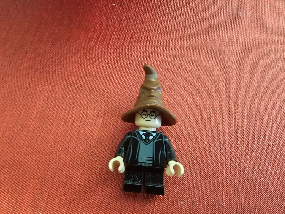 LEGO Harry Potter 76429 Talking Sorting Hat, photo 3 of 5