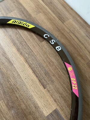 Roue avant VTT 26 à blocage rapide - Roue et pneu vélo sur La Bécanerie