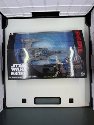 Transformers Collaborative Star Wars: The Mandalorian N-1 Starfighter