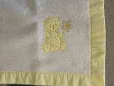 Cradlecraft Baby Blanket White Yellow Satin Trim Teddy Bear Appliqué 48" x 36"