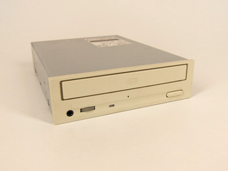 Neues DVD Laufwerk von TEAC CD 532S von 1998
