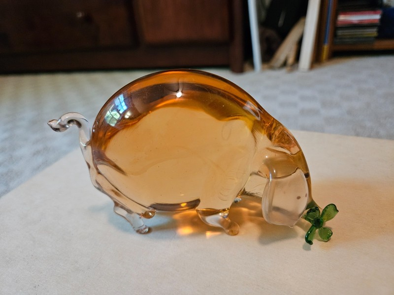 Pink 3" decorative glass pig figurine with four-leaf clover
