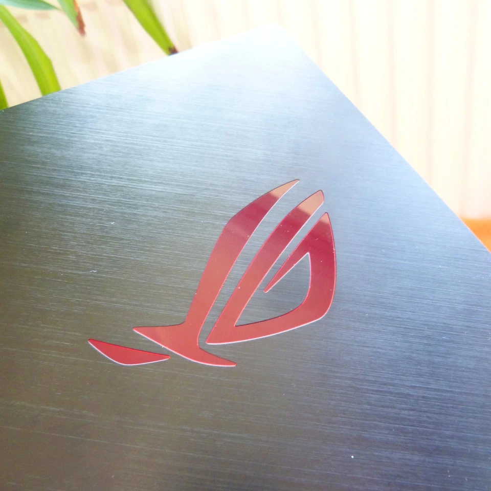 XL SET Asus GU502 15Zoll 144Hz HIGH END GAMING GTX l 32GB RAM HEXA i7 I 2TB SSD - Bild 3 von 4