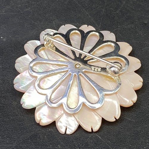 Brooch Carved Shell Pink Flower 40mm 925 Silver Back & Pin in Jewellers Pouch - Picture 5 of 12