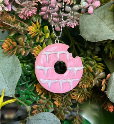 Handgefertigte PARTY RING KUGEL rosa & weiß KEKS Auto WEIHNACHTEN hängend DEKO Baum