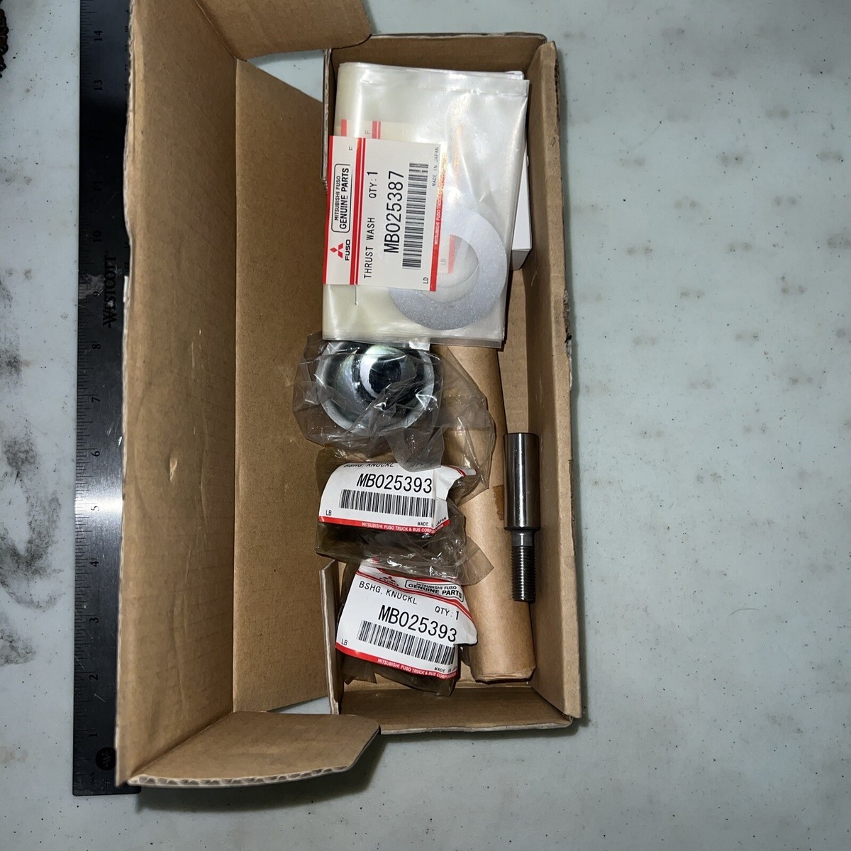 Mitsubishi Fuso MK703748 Kingpin kit as pictured DEALER SURPLUS | eBay