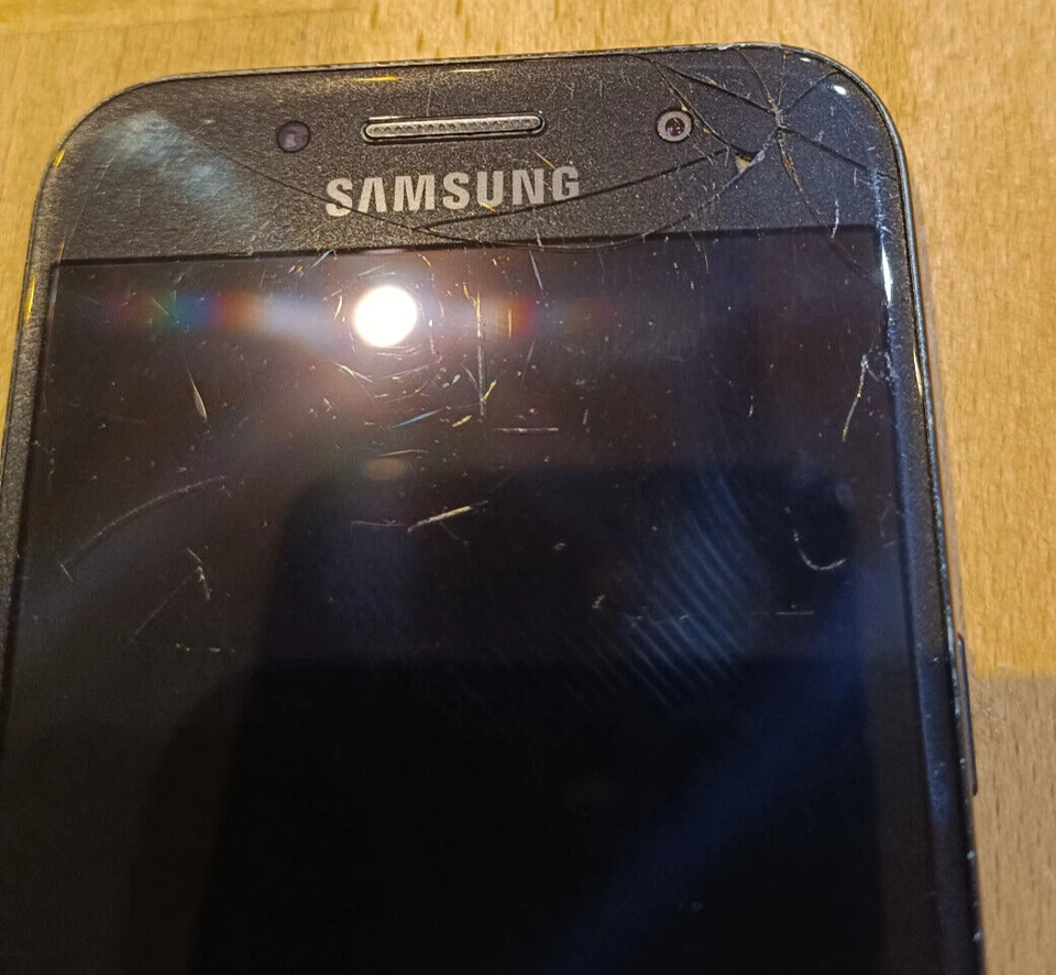 Samsung Galaxy A3 (2017) · 16GB, photo 3 sur 5