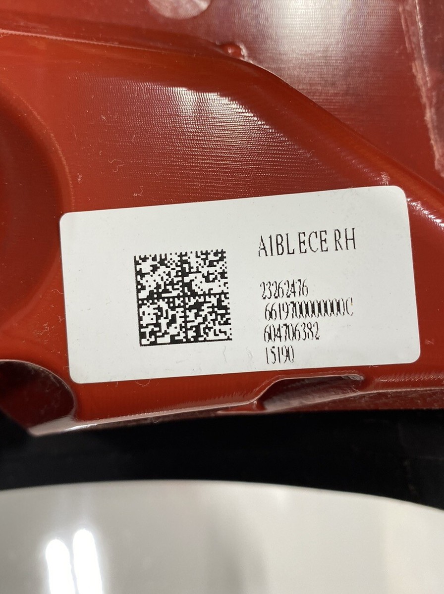 NEW OEM 2015-2016 Cadillac ATS Coupe Right Side Rear Tail