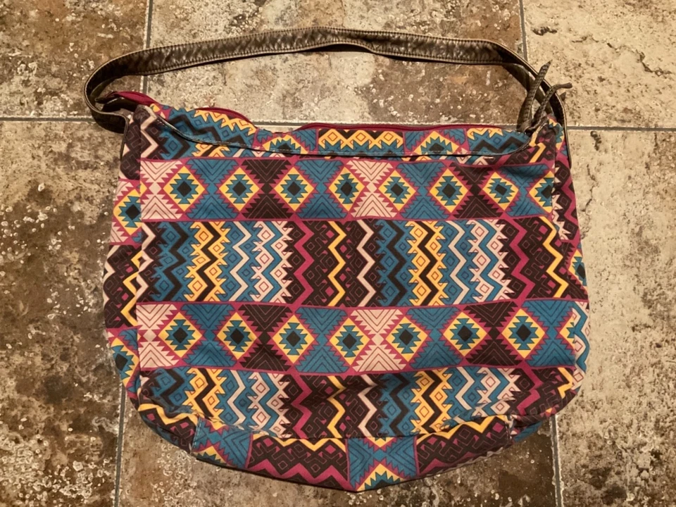 BOLSO DE HOMBRO BOHO DE LONA RUE21 RUE 21 USADO Foto 4 de 4