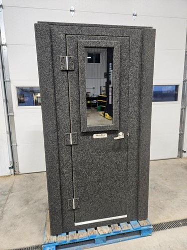 Whisper Room MDL 4230 S (3.5' X  2.5') 8.75 ft2 Sound Booth Great Condition