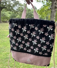 Mary Kay Queen Bee Bag Insulated Drawstring Bag top Handle ** HTF